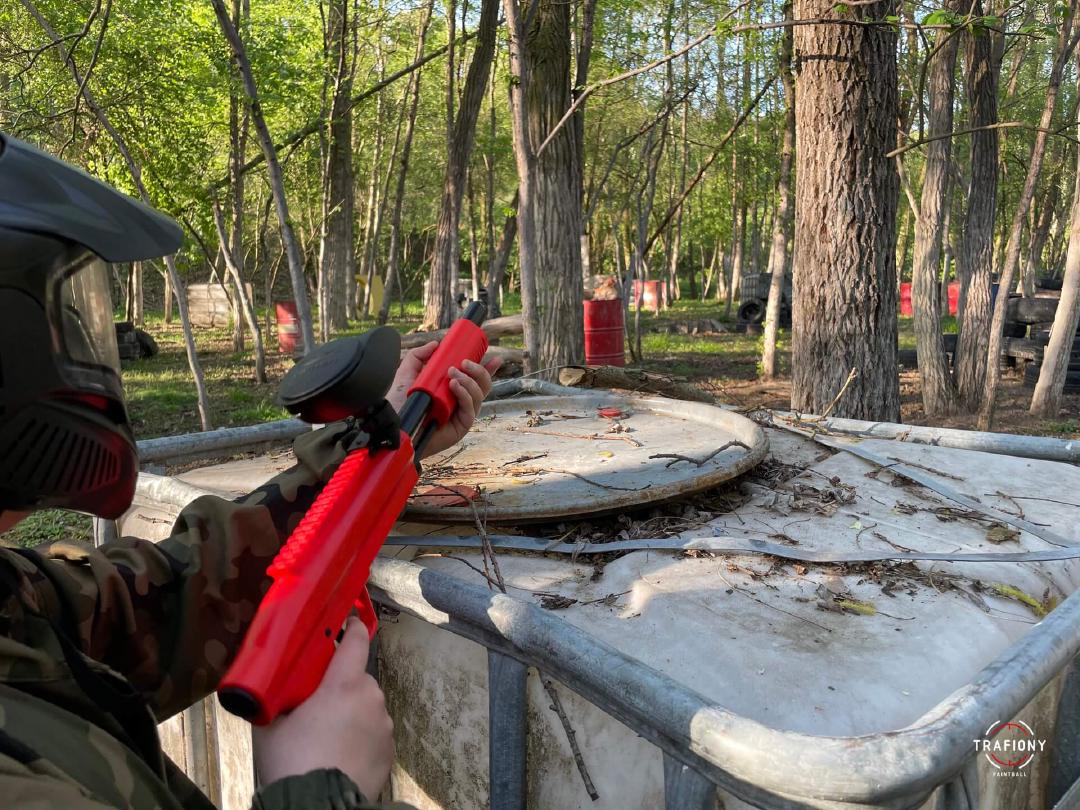 Paintball-Markierer für Kinder am Strand